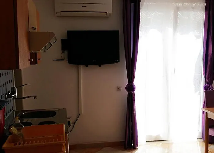 Apartment By The Sea - 7692